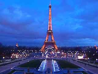  Париж:  Франция:  
 
 Эйфелева башня